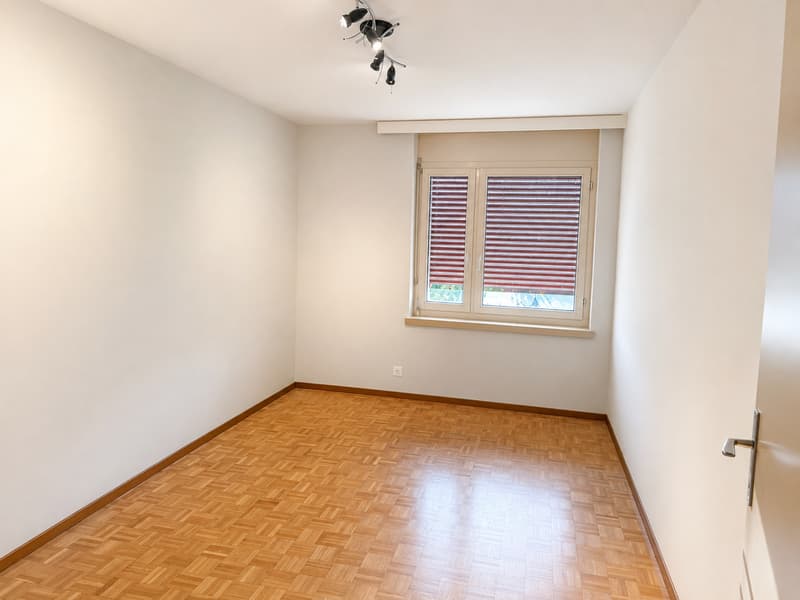 Helle 3.5-Zimmer-Wohnung mit Gartenausgang in Dietlikon (8)