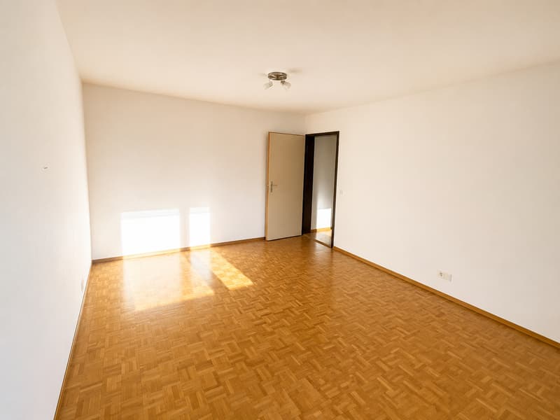 Helle 3.5-Zimmer-Wohnung mit Gartenausgang in Dietlikon (9)
