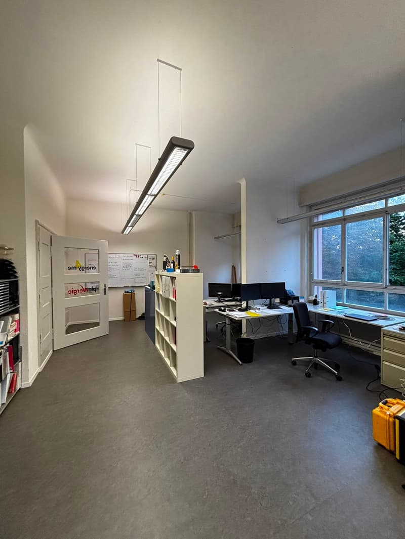 Vielseitige Gewerbefläche – Büro, Lager & Aussenfläche (1)