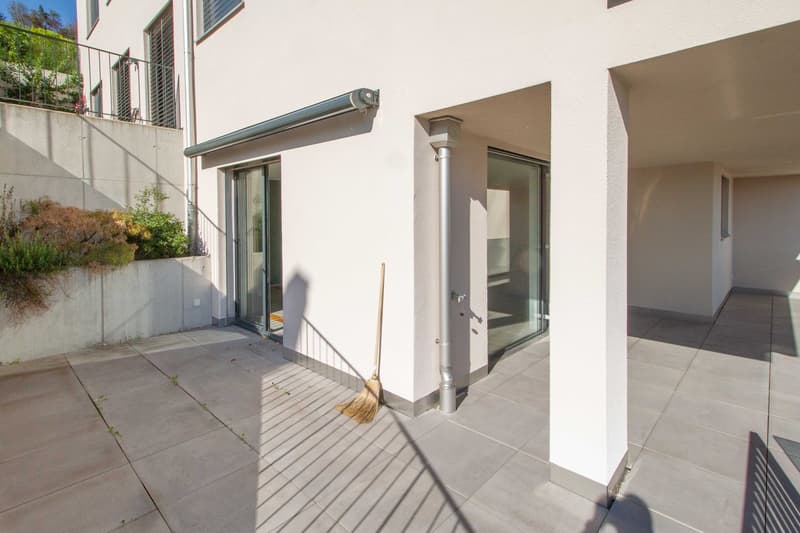 Helle und grosse 2.5-Zi-Terrassenwhg mit herrlicher Fernsicht, Wohnkomfort und schönen Materialien (15)