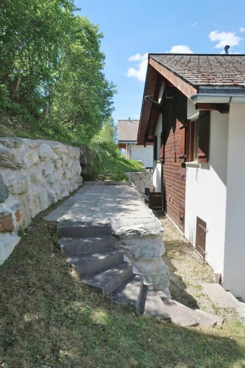 Der erste, neu gefertigte Gartensitzplatz