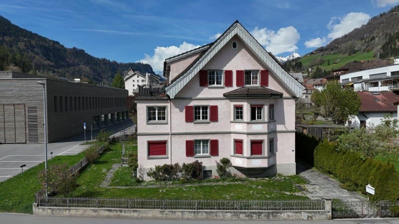 Mehrfamilienhaus (1)