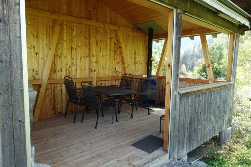 Single-family house with a beautiful garden house and large plot (13)