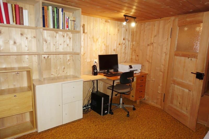 Das zweite Dachgeschosszimmer mit Blick Richtung Falera.