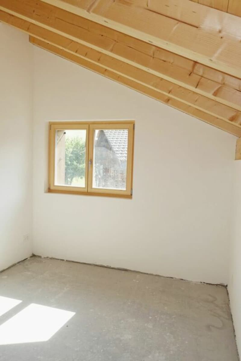 Das erste Doppelschlafzimmer im Hausteil mit der 3½-Zimmer-Wohnung