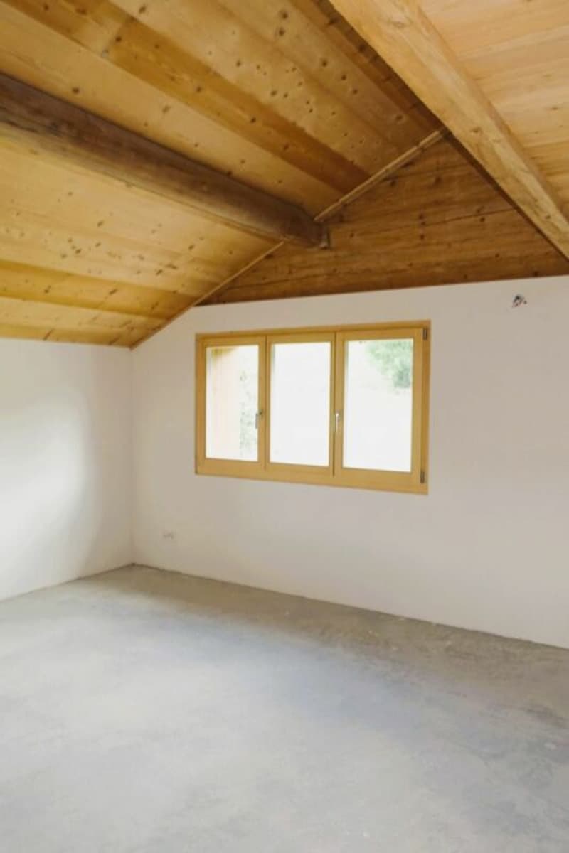 Das zweite, grosse Doppelschlafzimmer in der 7½-Zimmer-Wohnung im Haupthaus