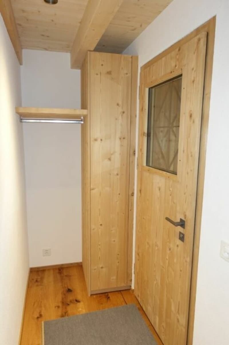 Der Wohnungseingang mit Garderobe