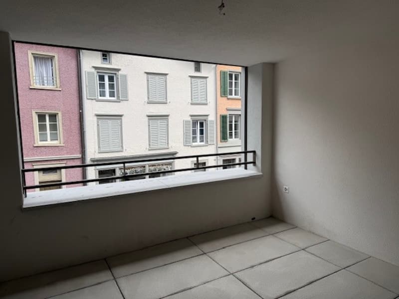 Ampio appartamento di 3,5 locali su 106 mq in posizione centrale a Glarus (13)