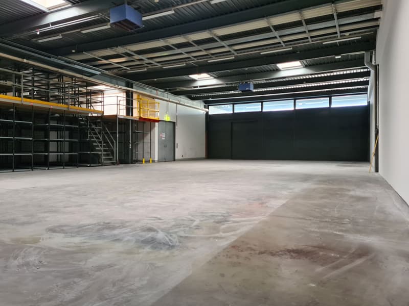 361 m2 storage or production space (5)