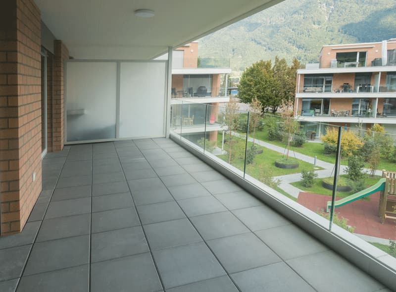 Appartamento luminoso 3.5 locali con balcone e vista sulla montagna a Glarus Nord (6)