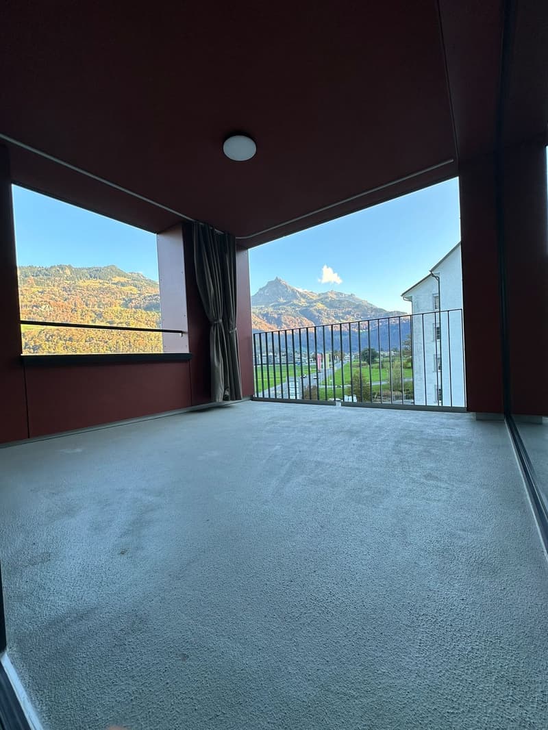 Appartamento luminoso 3.5 locali con vista sulla montagna a Glarus Nord (7)