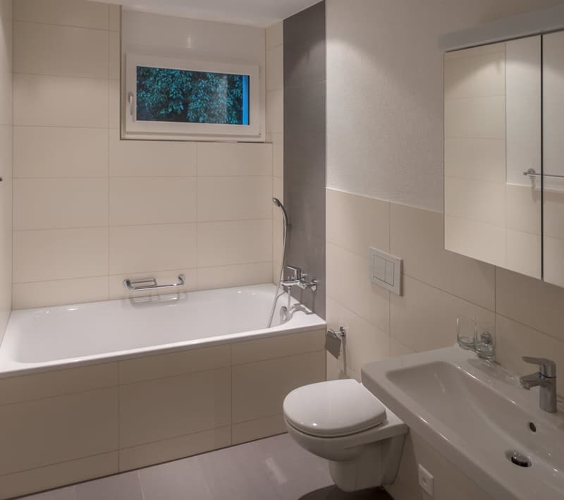 Helle 3.5-Zimmer-Wohnung im 4. OG in Glarus Nord – ab Oktober 2026 (8)