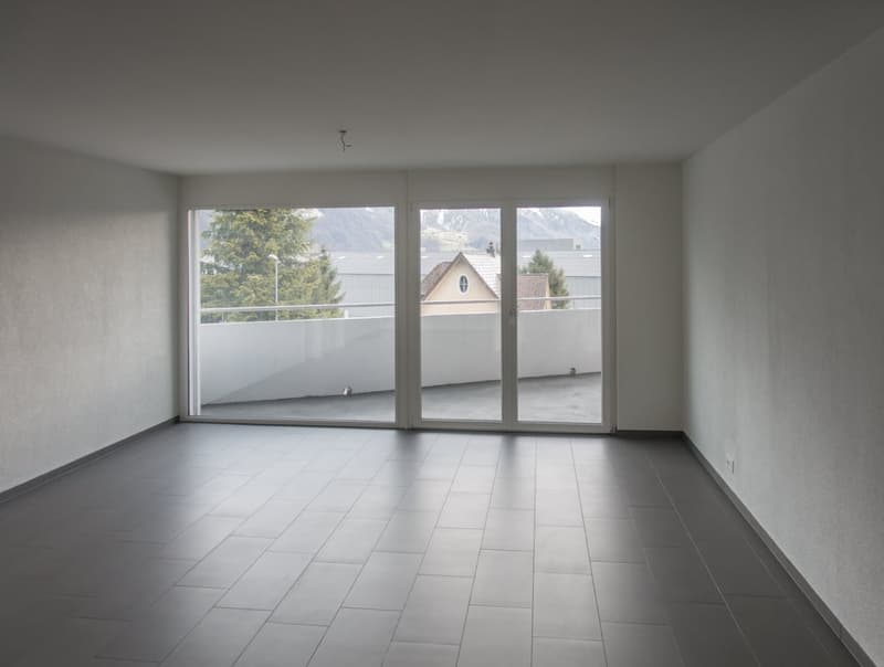 Helle 3.5-Zimmer-Wohnung im 4. OG in Glarus Nord – ab Oktober 2026 (4)