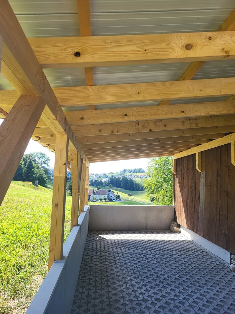 Wooden warehouse in Freienbach, ideal as storage or workshop (4)