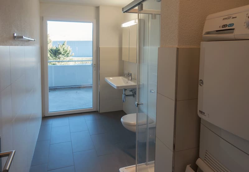 Appartement lumineux 2.5 pièces avec balcon à Glarus Nord (7)
