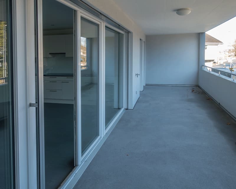 Appartement lumineux 2.5 pièces avec balcon à Glarus Nord (8)