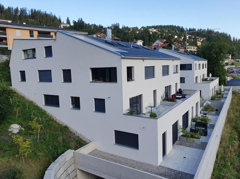 Centrally located solid apartment (2)