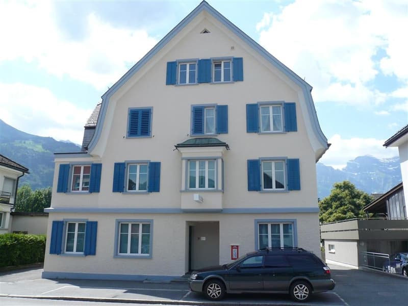 gemütliche Wohnung an zentraler Lage in Näfels (1)