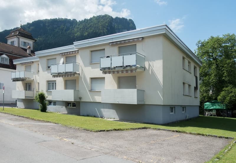 Gemütliche 2-Zimmer-Wohnung im Erdgeschoss in Näfels / BEFRISTET BIS ZUM 31.03.27 (1)