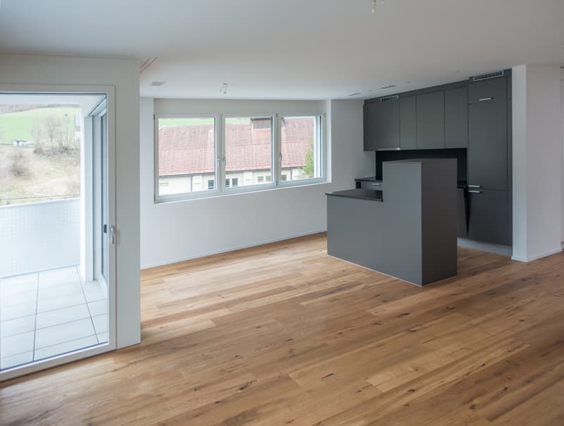 Moderne 3.5-Zimmer-Wohnung im 4. Obergeschoss mit grosszügigem Balkon (7)