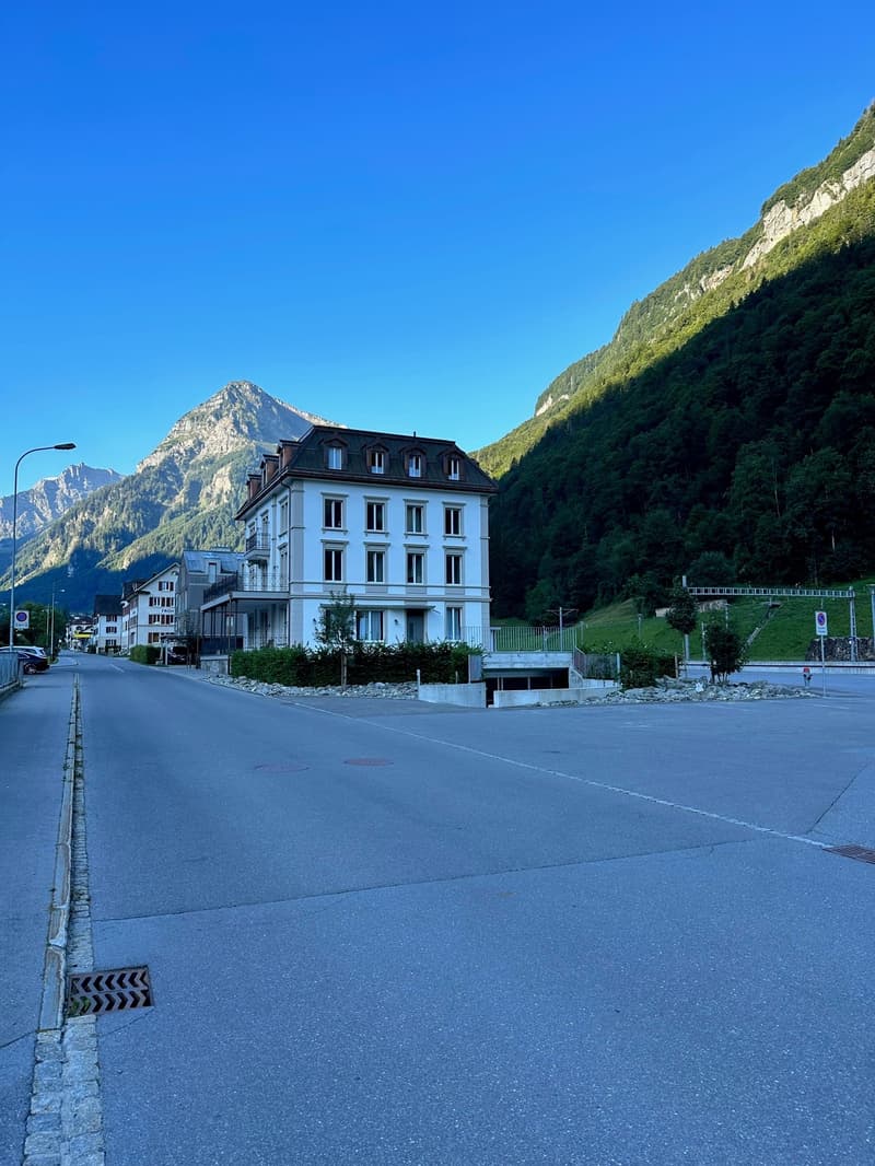 Modernes Wohnen inmitten der Glarner Bergwelt (2)