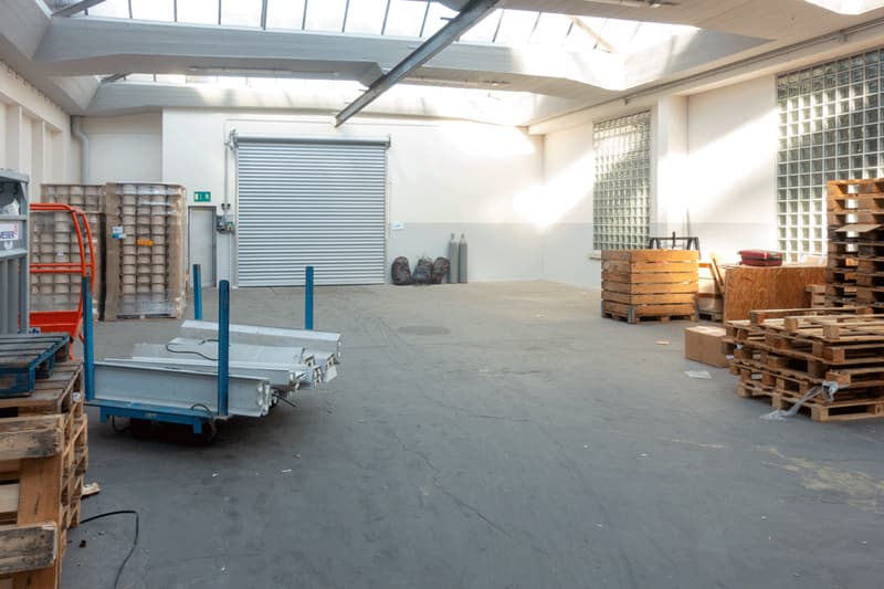 2 x 600 m2 Lagerhallen (oder 1'200 m2) mit Rampenzugang zu vermieten (2)