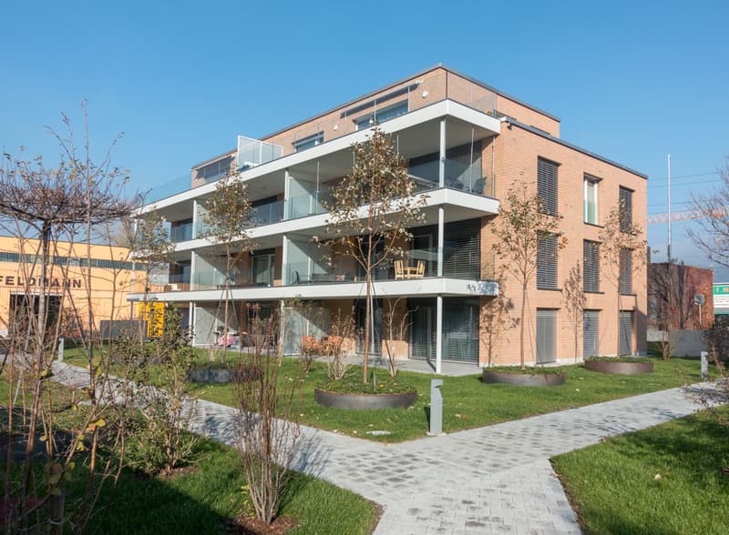 exklusive Attika- Wohnung an verkehrstechnisch sehr guter Lage (2)