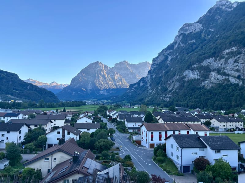Gemütliche Wohnung mit traumhafter Aussicht ins Glarnerland (5)