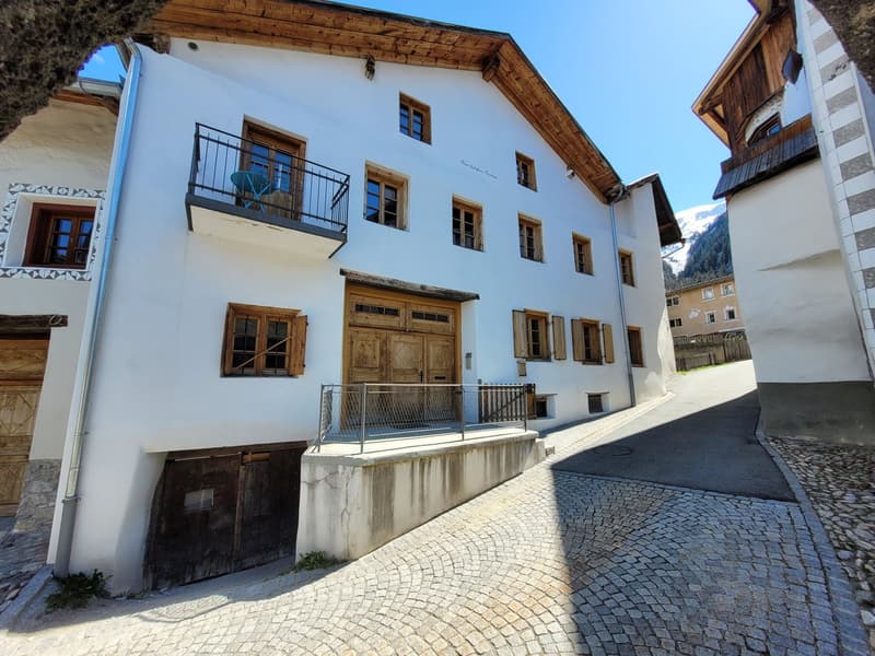 Renovierte 3.5-Zimmer-Wohnung in Sta. Maria (1)