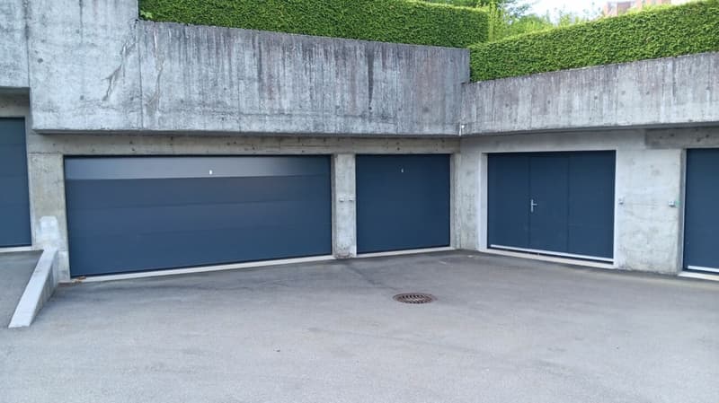 Single garage and double garage for rent (1)