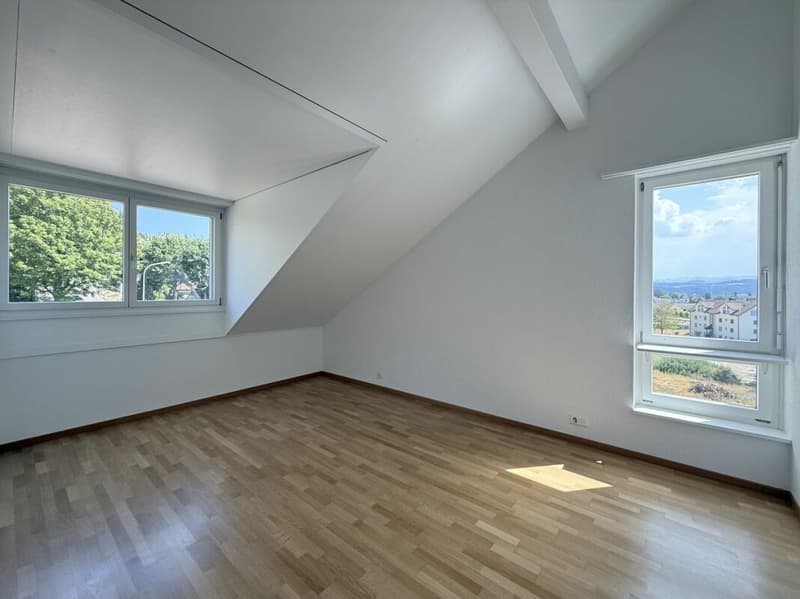 Sonnige 4.5-Zimmer-Dachwohnung mit Eigentumswohnungsstandard (7)