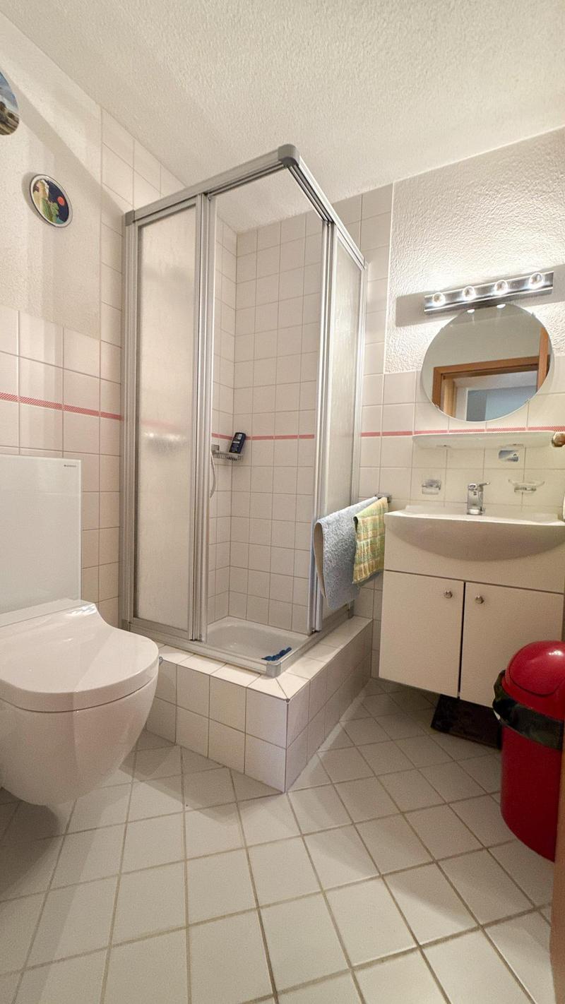Grand 6.5-room semi-detached house with idyllic plot (10)