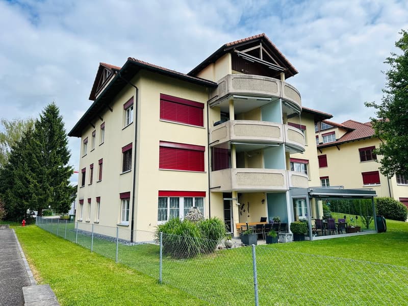 4.5-Zimmer Gartenwohnung mit grossem Sitzplatz - wohnen wie im Einfamilienhaus (1)