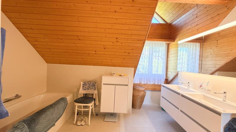 Happy family - 6.5-room semi-detached house with idyllic plot (9)