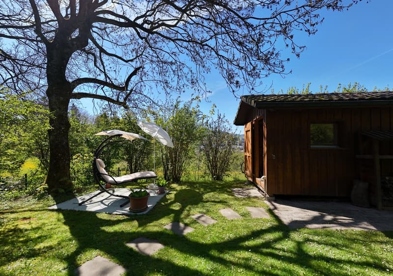 Happy family - 6.5-room semi-detached house with idyllic plot (2)