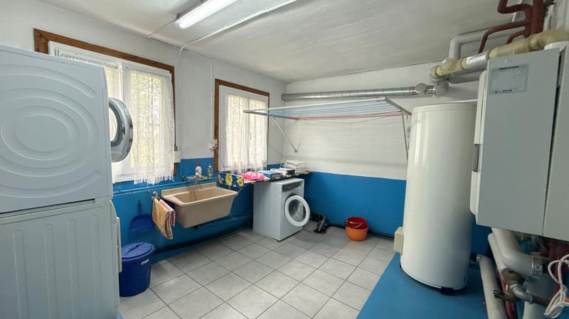 Maison à deux familles avec 4 places de garage - habiter et louer sous un même toit (16)