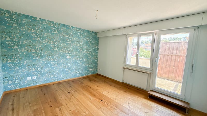 Charmant appartement en attique 2½ pièces avec grande terrasse & vue panoramique à Grub AR (8)