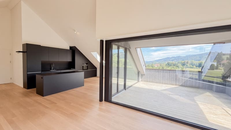 Traumhafte 3.5-Zimmer-Dachwohnung mit Seesicht in Mörschwil (1)