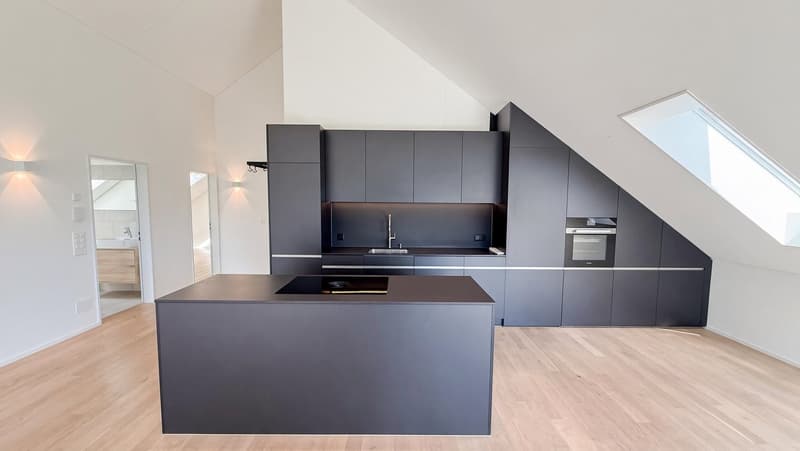 Elegante 3.5-Zimmer-Dachwohnung mit Seesicht in Mörschwil (2)