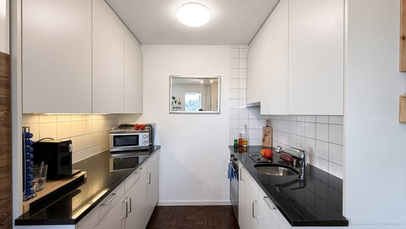 Charmante, oberste 2.5-Zimmerwohnung mit Panoramablick in St. Gallen (3)