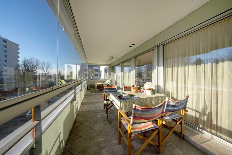 Grand appartement en propriété dans un endroit calme avec place de parking souterrain ! (2)