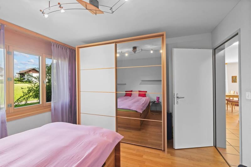 Quiet garden apartment with unobstructable open space and underground parking spot (12)
