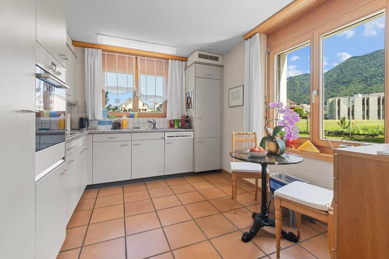 Quiet garden apartment with unobstructable open space and underground parking spot (11)