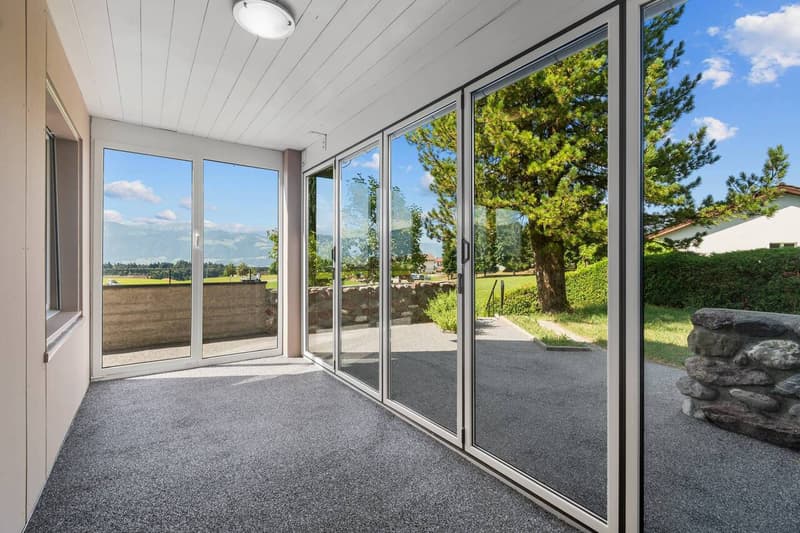 Spacious 9-room single-family house with a far-reaching view (4)