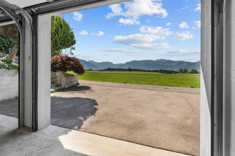 Spacious 9-room single-family house with a far-reaching view (5)