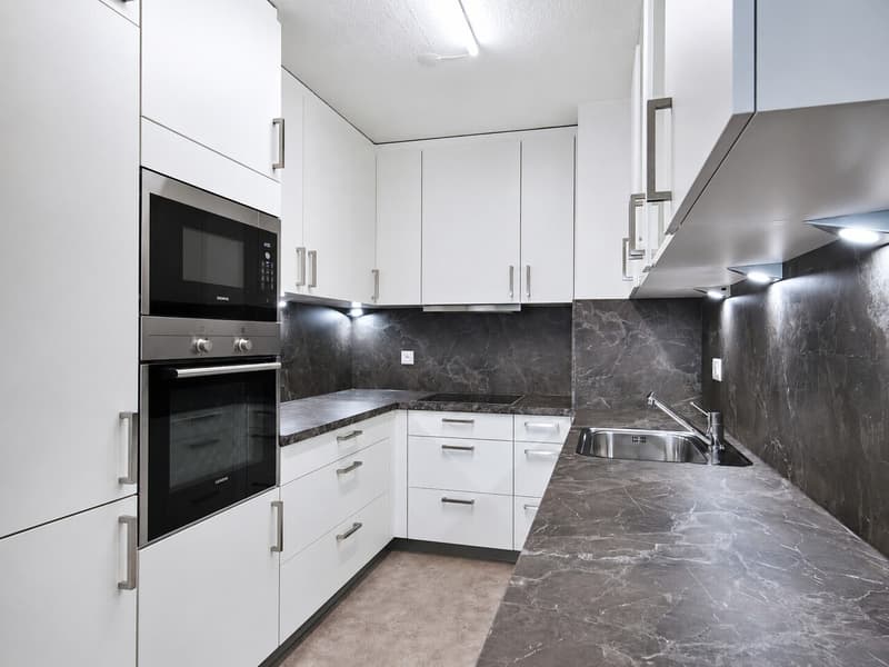 Zentrale 4.5 Zimmer-Wohnung im steuergünstigen Lachen SZ (4)
