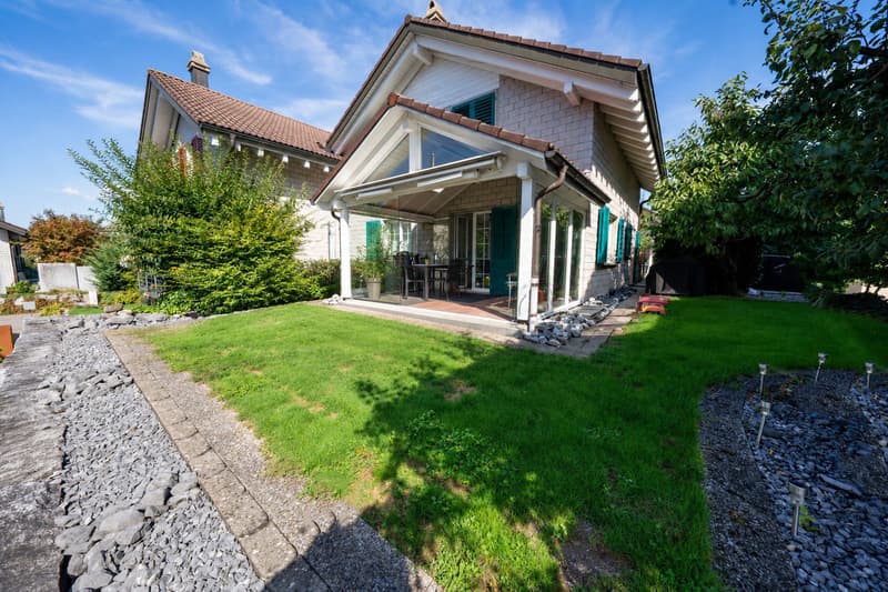 Gepflegtes 5½-Zimmer-Einfamilienhaus mit Garten, Veranda und Hobbyraum (4)