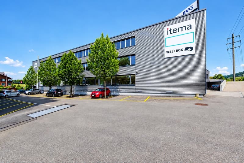 Repräsentative Gewerbefläche mit 921 m², Büro und Anlieferungsrampe (4)