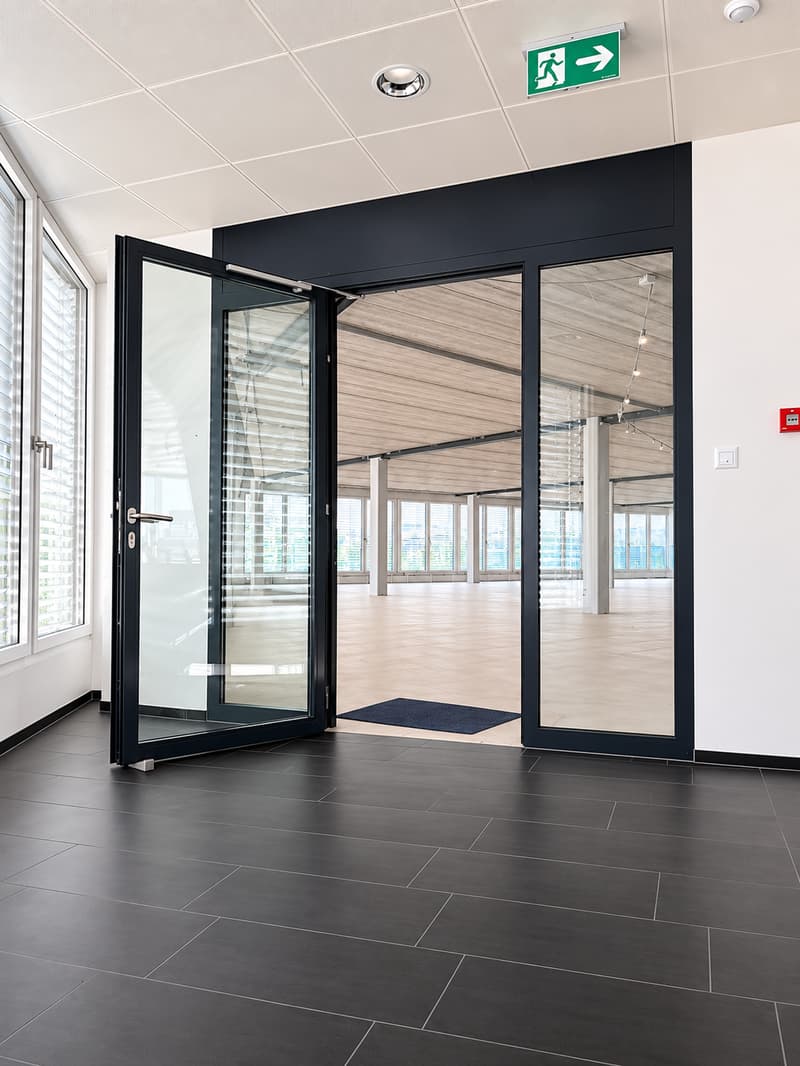 Espaces de bureau planifiables individuellement dans un emplacement favorable au trafic (2)