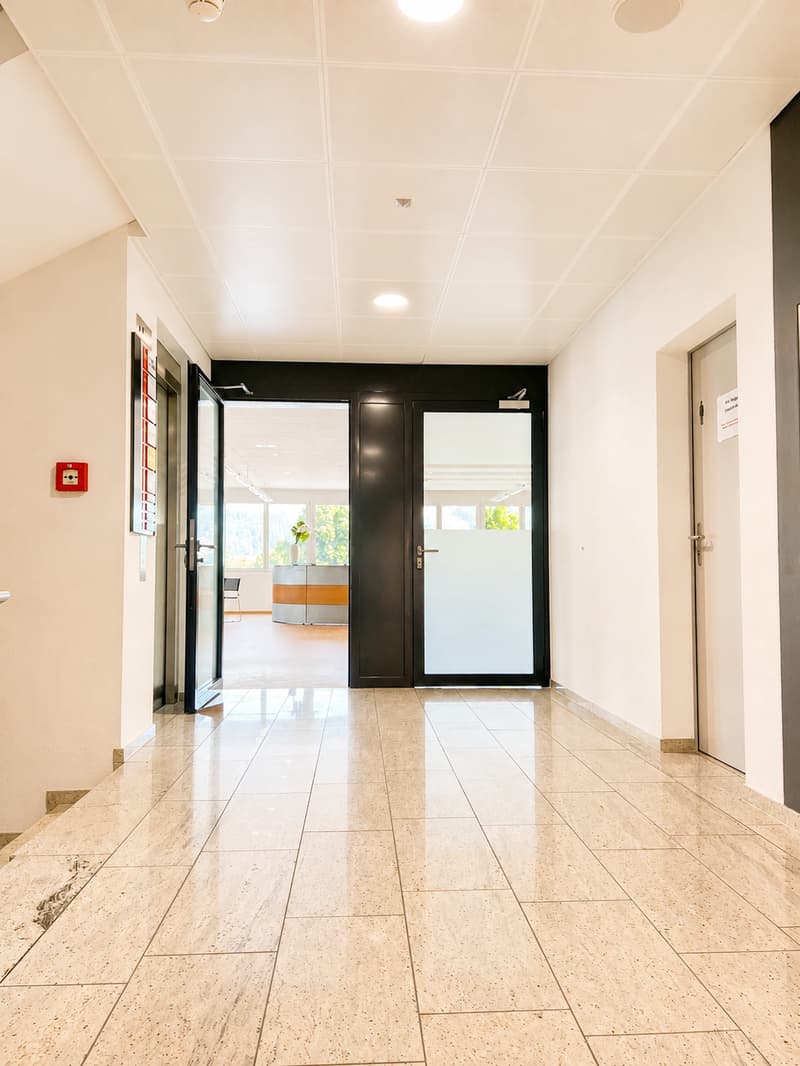 Spazio ufficio flessibile con forte presenza e accessibilità ottimale (2)